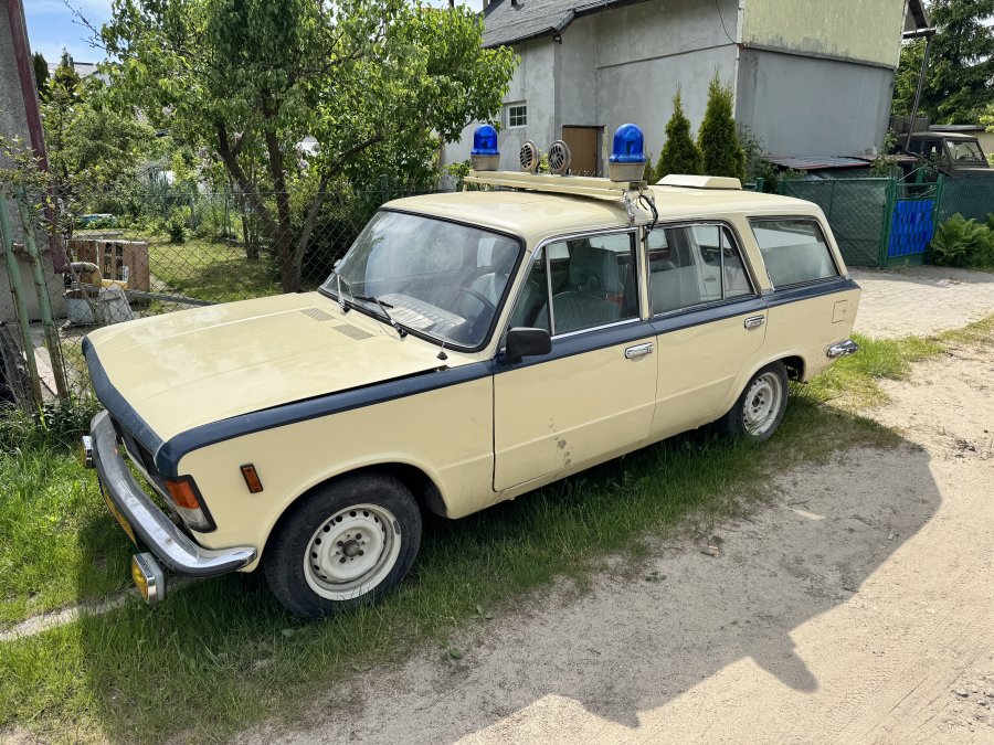 Fiat 125p Karetka - zdjecie 1