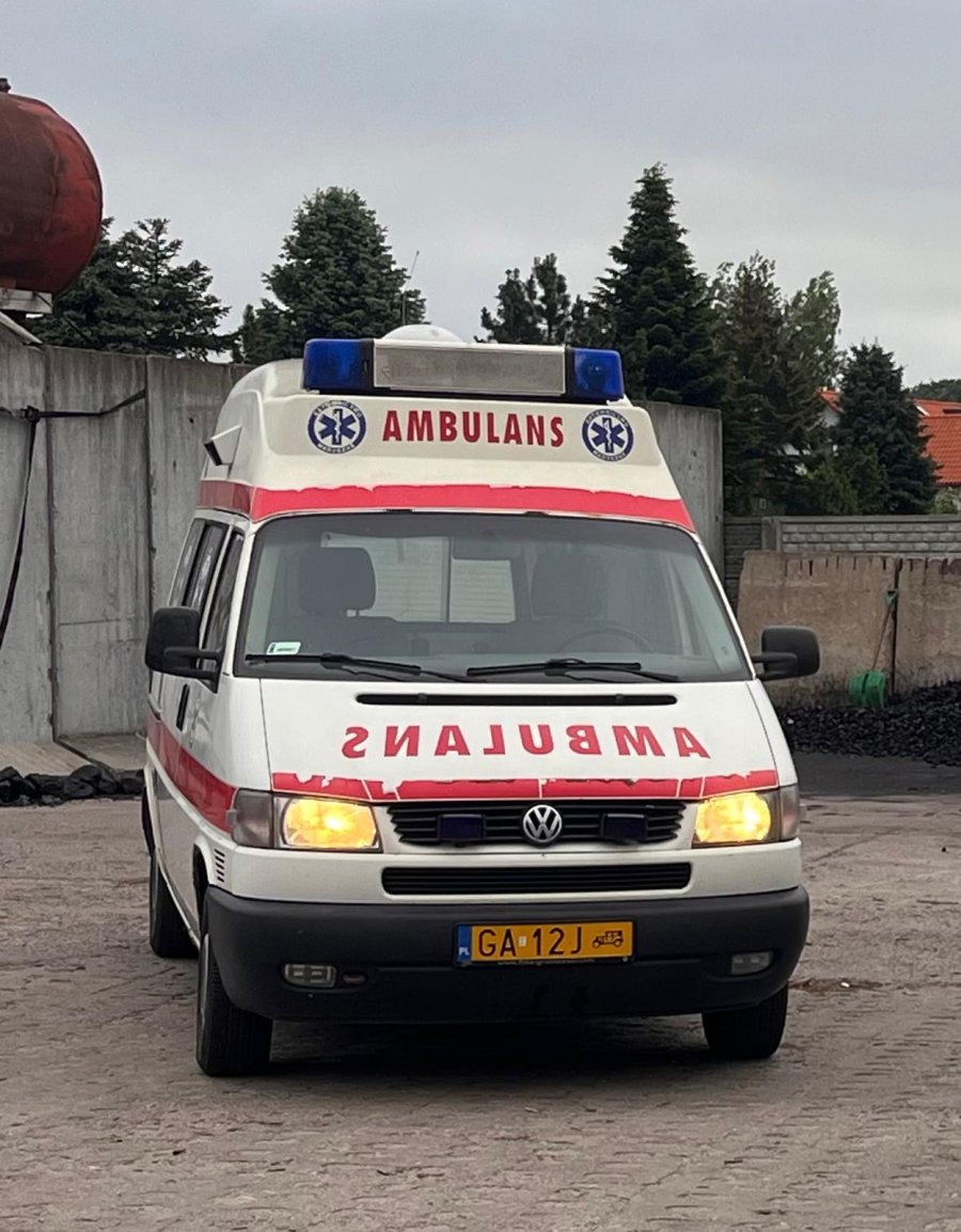 Volkswagen Transporter T4 Karetka - zdjecie 1